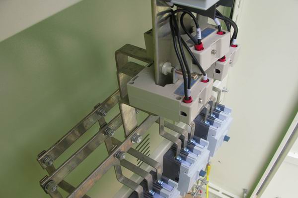 沾化配电柜-应急照明配电柜使用对工作人员的具